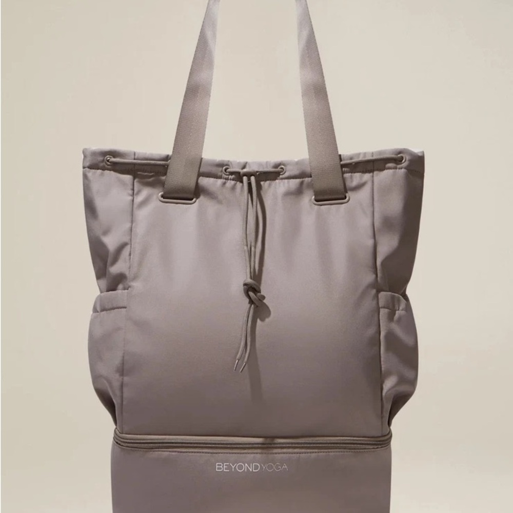 Beyond Yoga Light Gray Drawstring Tote
